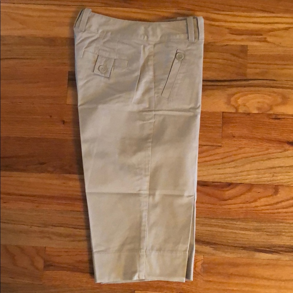 Beige Ann Taylor Loft cropped/capri pants